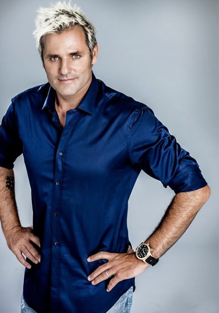 puedes-contratar-santiago-cañizares-presentador-eventos-de-empresa-Circodelia Pro