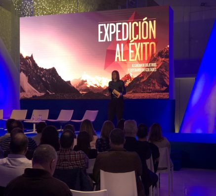 Edurne Pasaban, conferenciante deportista y primera mujer en coronar los 14 ochomiles
