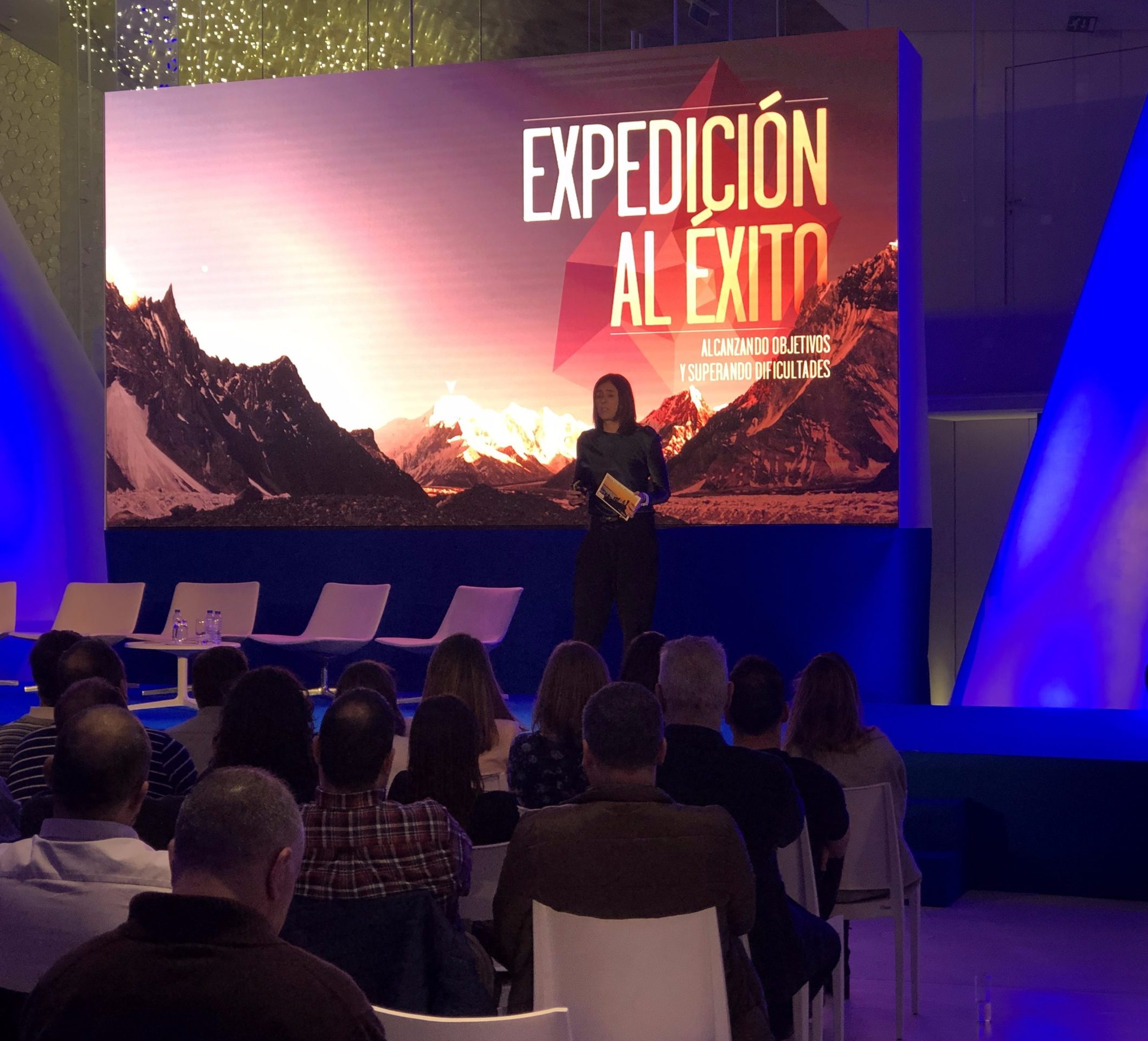 Conferenciantes de trabajo en equipo para eventos de empresa