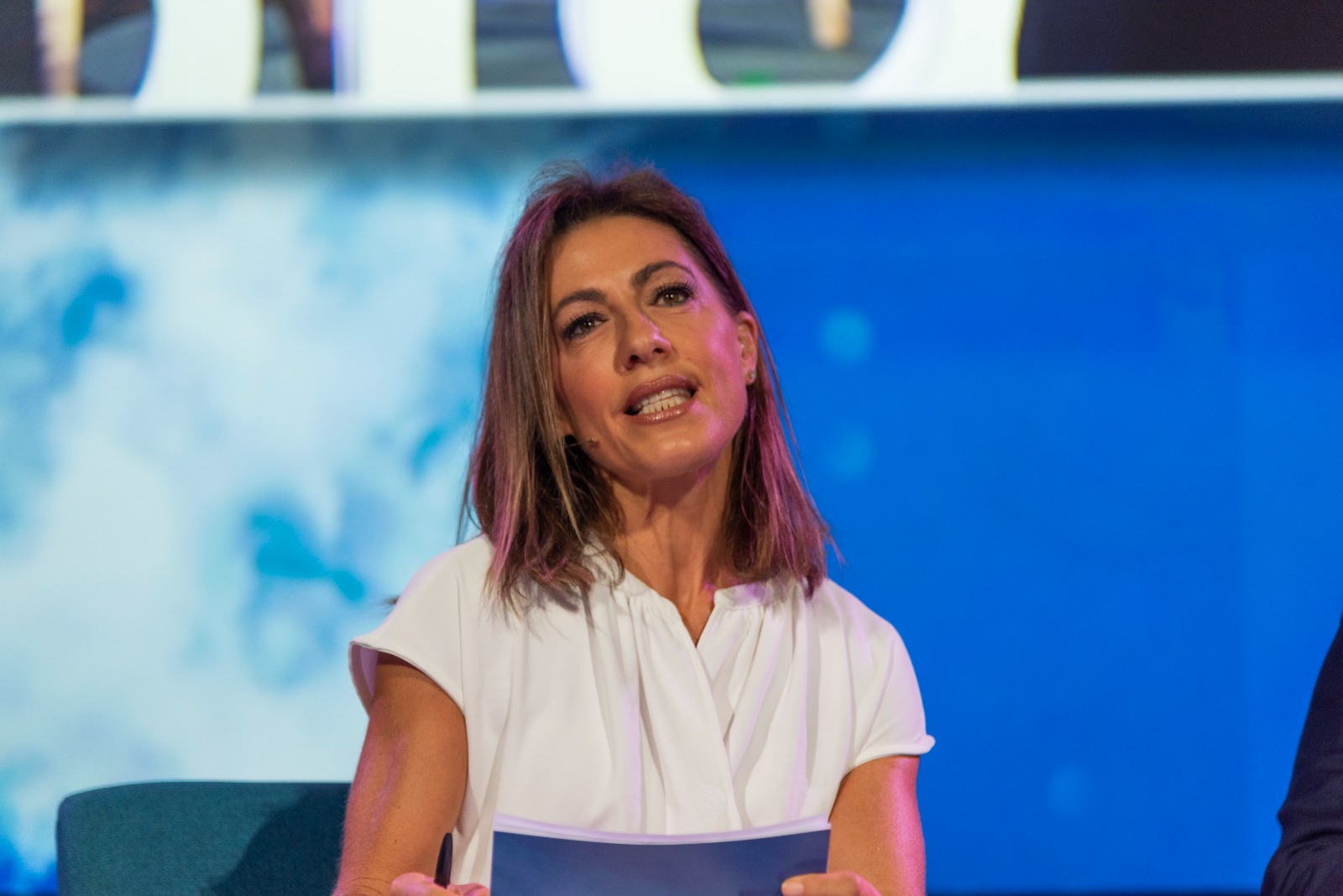Ángeles Blanco conduciendo un encuentro sectorial de SpainDC con Circodelia PRO